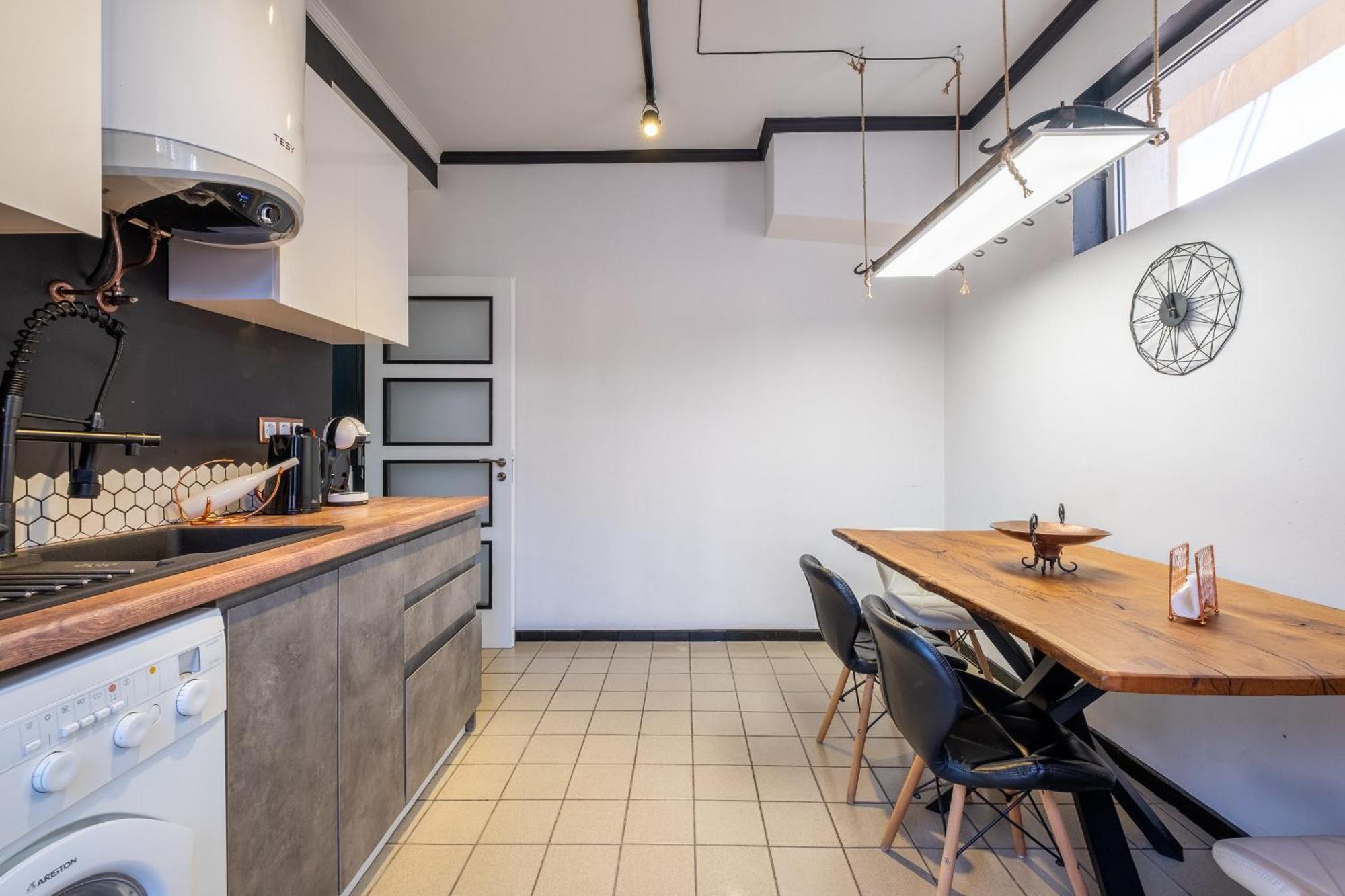 Modern , Spacious 2Br Apartment In Top Center София Экстерьер фото