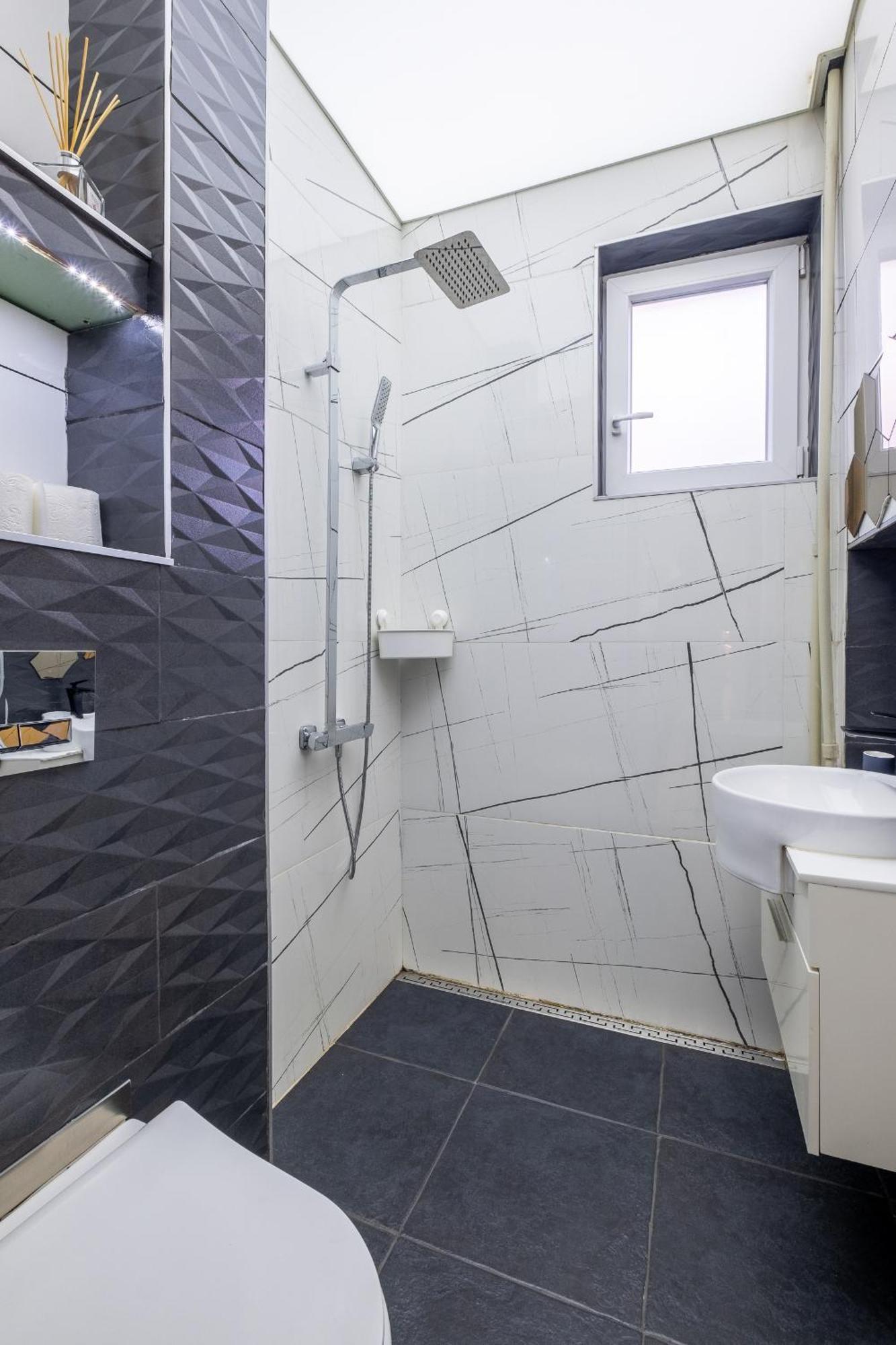 Modern , Spacious 2Br Apartment In Top Center София Экстерьер фото